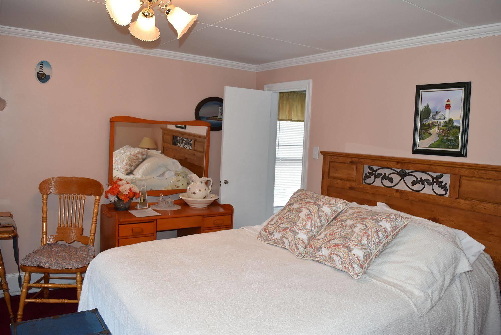 The Spaniards Room Heritage Home Spaniards Bay 외부 사진